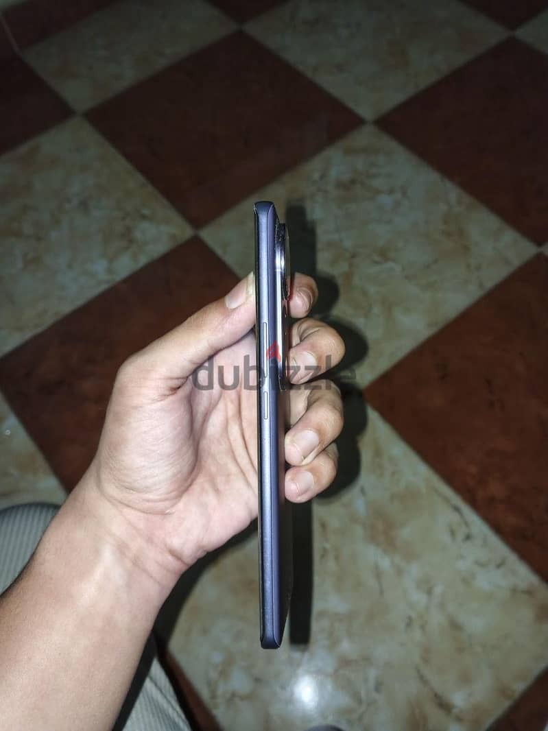 Vivo V40 7