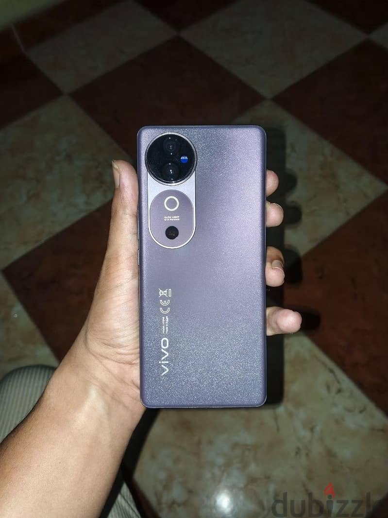 Vivo V40 8