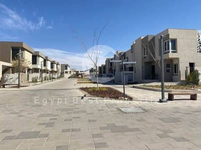 تاون هاوس فيلا في بادية بالم هيلز نصف تشطيب | وفر حتى 43% علي 6 سنين أو قسط الى 12 سنة