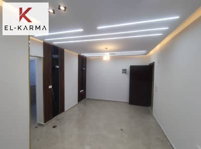للبيع شقه في العبور الجديده حي الكرامه