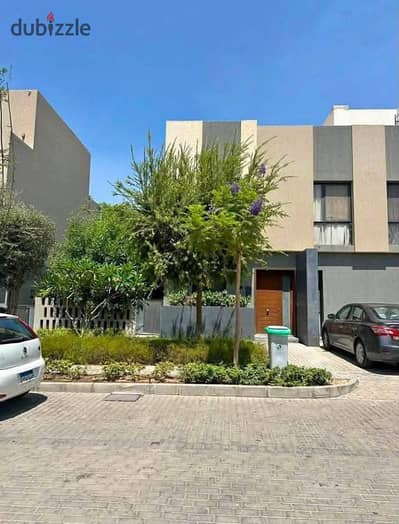 Twin house for redy to move, landscape view, prime location in Al Burouj compound.