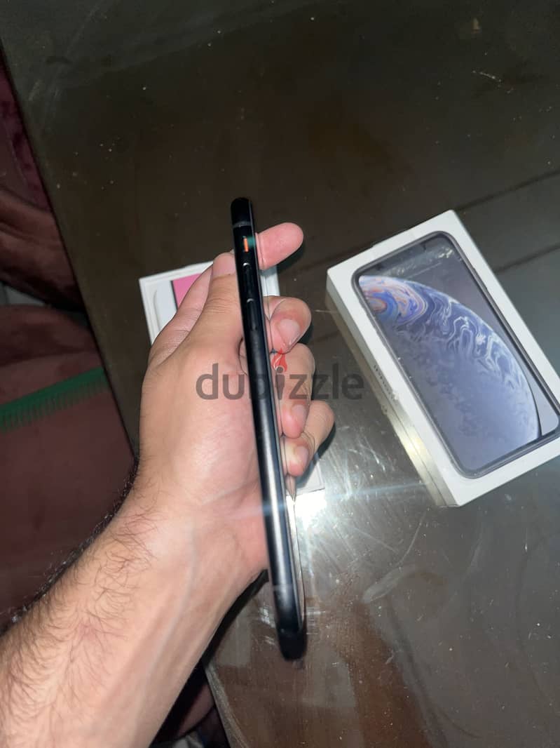 Apple - iPhone XR 4