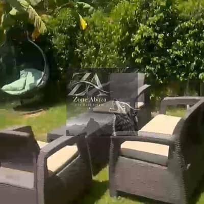 Ground floor apartment for rent with garden, 3 bedrooms, fully furnished, ultra-super deluxe, Stone Residence Compound, Katameya, Cairo, with kitchen