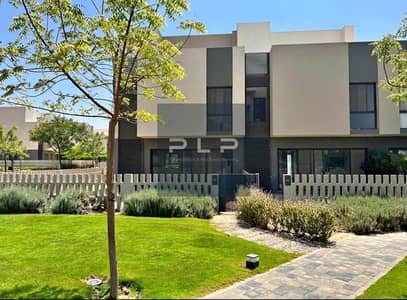 Townhouse for rent in Al Burouj Compound, with a stunning view, at a bargain price.