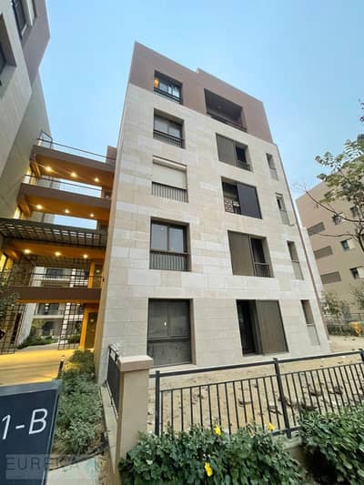For sale at the lowest price in Saray: a two-bedroom flat with an excellent view in New Cairo — next to Madinaty