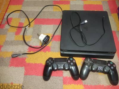 PS4 Slim 500gb حالة رائعة مع قائمة العاب ممتازة