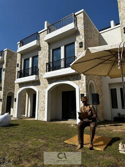 Townhouse for sale in The Wonder Marq fully finished with air conditioning available for cash or in installments over 12years with a 45% cash discount