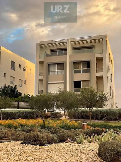 Required EGP 1,100,000 down payment 10-year installments prime clubhouse view own apartment Hyde Park near Zed East mins La Vista