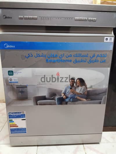 غسالة أطباق  Midea. . . ميديا بحالة ممتازة جدا .