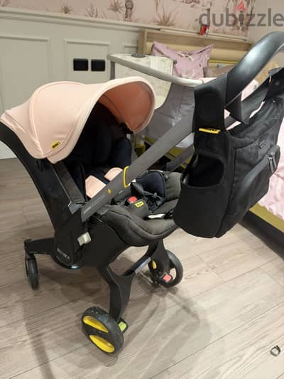 Doona stroller with doona bag