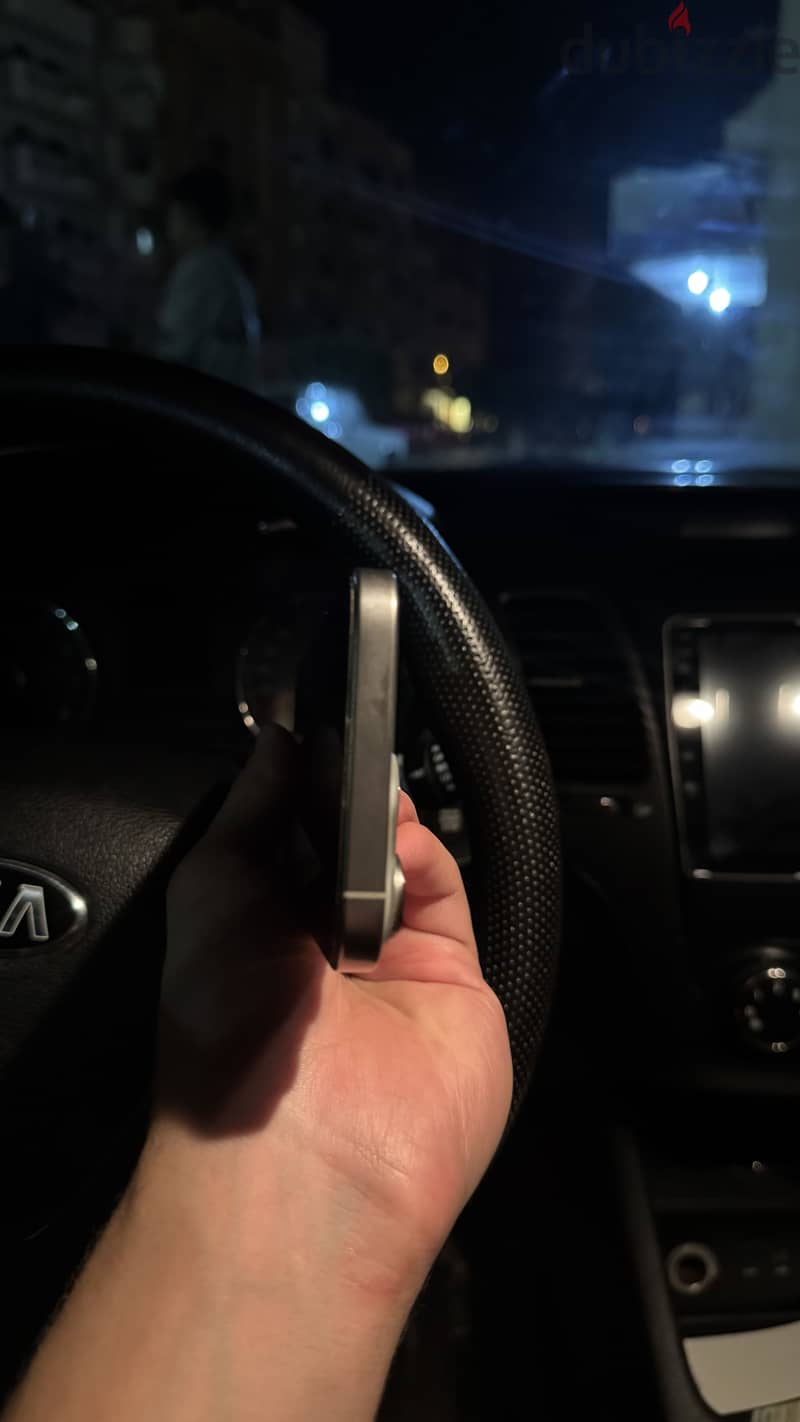 Apple - iPhone 16 Pro Max 5