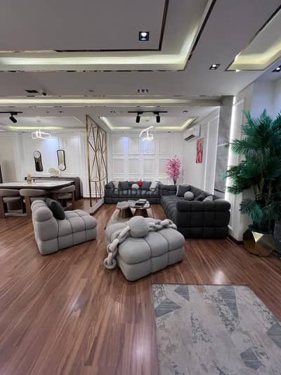 A distinctive commercial showroom in Nasr City - First overlook on Makram Ebeid Street