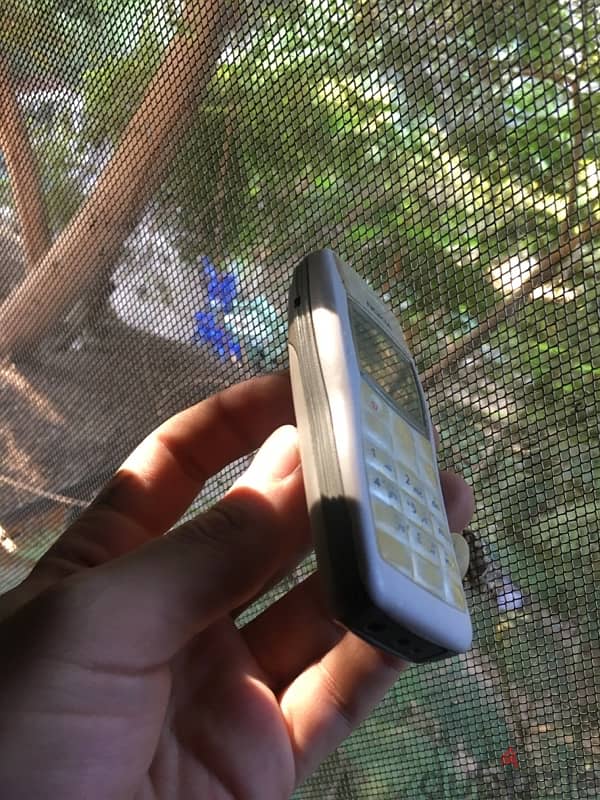 Nokia 1100 2
