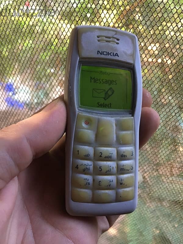 Nokia 1100 4