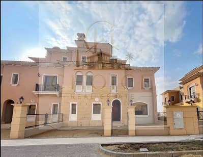 Very Prime Quattro For Sale in City Gate Direct From Owner Under Market Price Landscape View Facing North