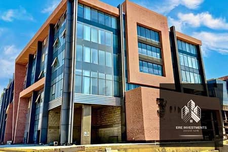 للايجار باقل سعر مكتب اداري متشطب بالتكيفات  في ثري سيكستي Three Sixty التجمع الخامس - جاهز للمعاينه والتشغيل فورا