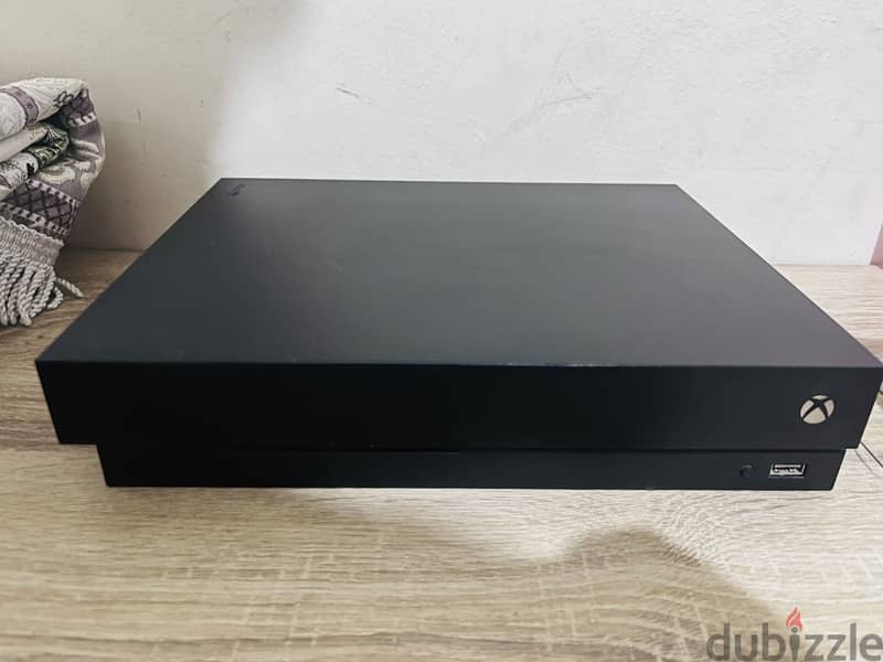 Xbox one X 1