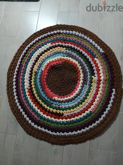 سجادة/مشاية أرضية مصنوعة يدوياً (Handmade)