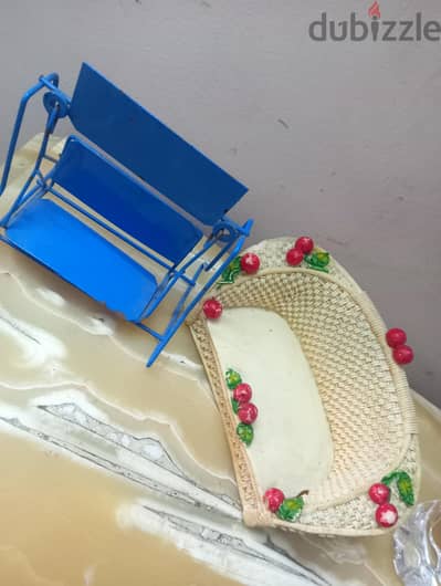 كنبة  و مرجيحة لعبة   مستوردة
