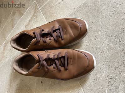 Hush puppies sneaker