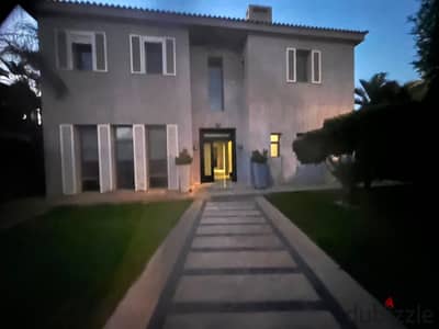 Half-furnished villa for rent in Sheikh Zayed