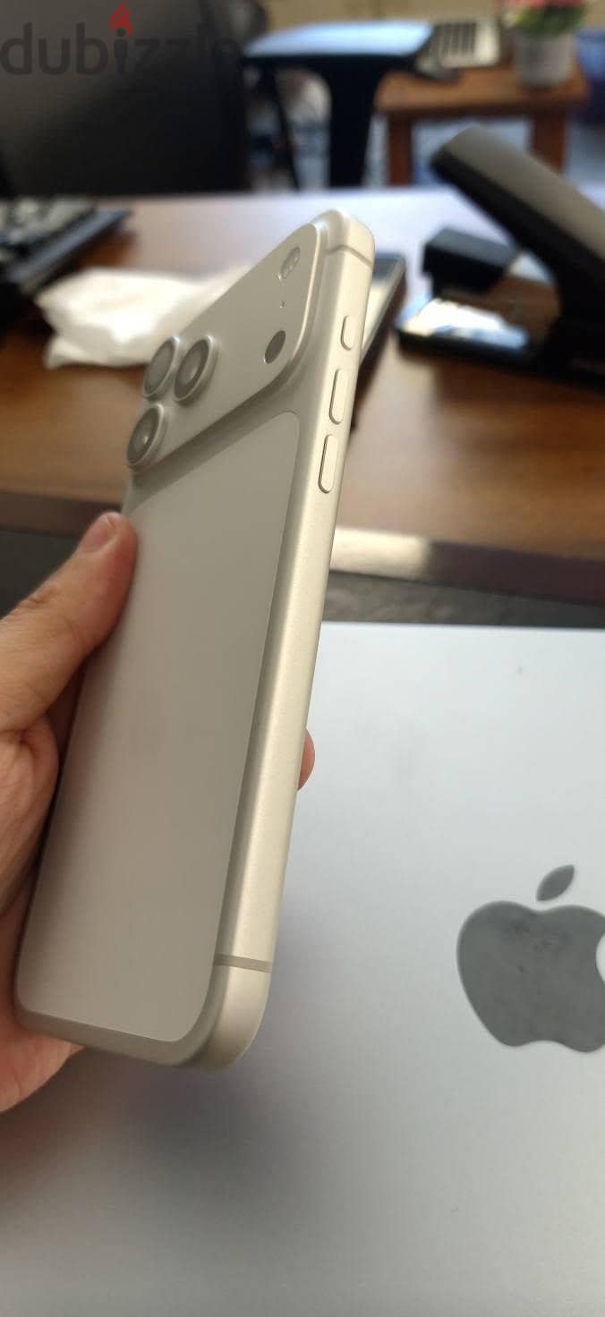 Apple - iPhone 17 Pro Max 4