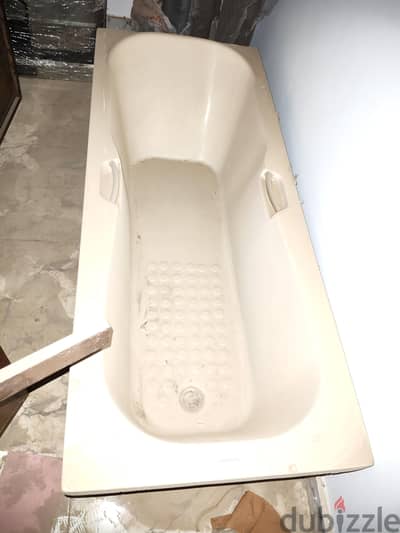 2 بانيو 170*70 duravit اوف وايت والآخر Ideal standard  ابيض نفس المقاس