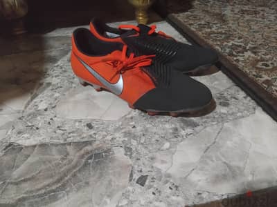 جزمة كورة nike phantom مستعمله
