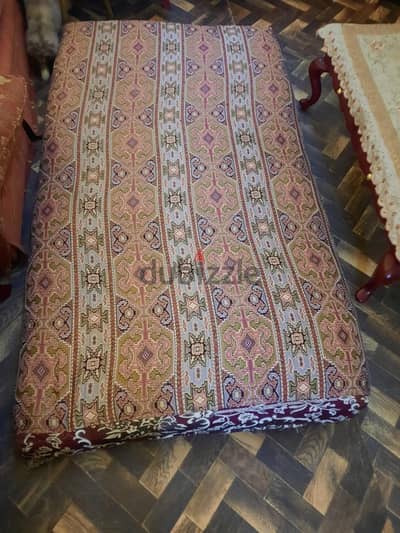 مرتبه قطن تنجيد حديث ونظيفه جدا مزوده بكسوه محترمه بسوسته للفك
