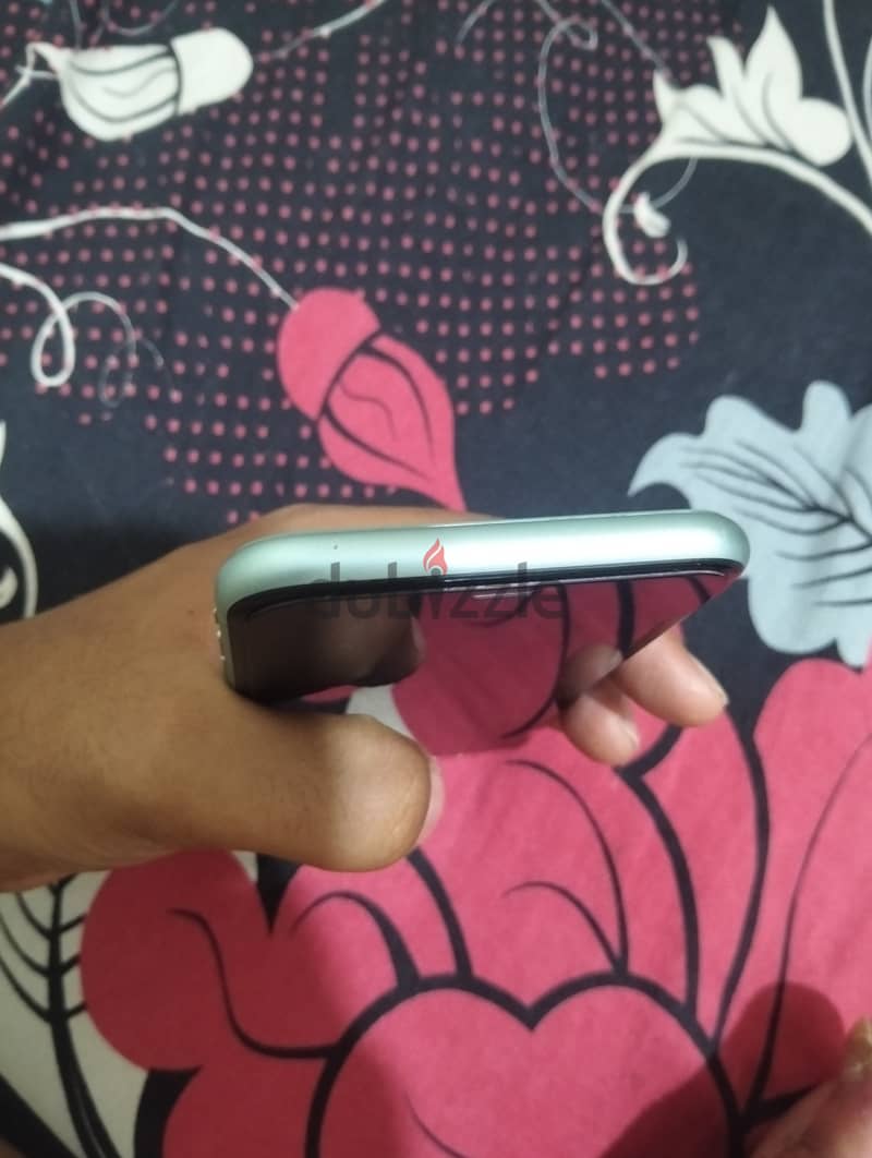 Apple - iPhone 11 8