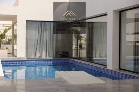 Corner townhome villa for sale + Private Pool fully finished USL on the most important main axs near Palm Hills Fifth Settlement in New Cairo.