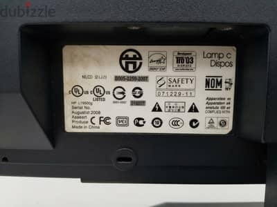 شاشه HP L1950 استعمال شخصي الشاشة شغالة بكفاءة وبحالة وبحالة ممتازة