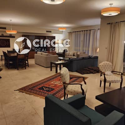 مفروشة بالكامل شقة 240م للإيجار مع غرفة للعاملة في كمبوند أب تاون كايرو Uptown Cairo إعمار مصر Emaar Egypt المقطم Mokattam بالقرب من الطريق الدائري