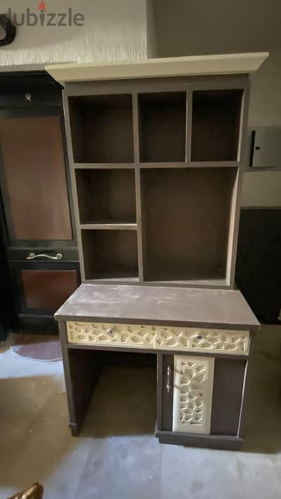 اتنين مكتب بحالة جيدة جدا