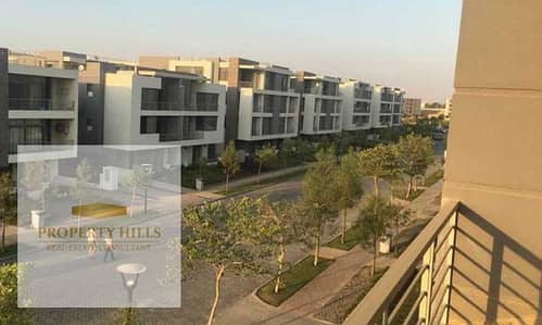 شقة للبيع بخصم 55% مساحة مميزة - في كمبوند تاج سيتي Taj City - على طريق السويس - التجمع الخامس