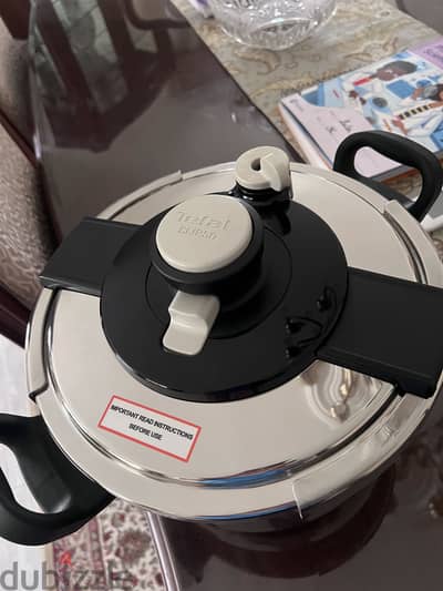 Pressure cooker