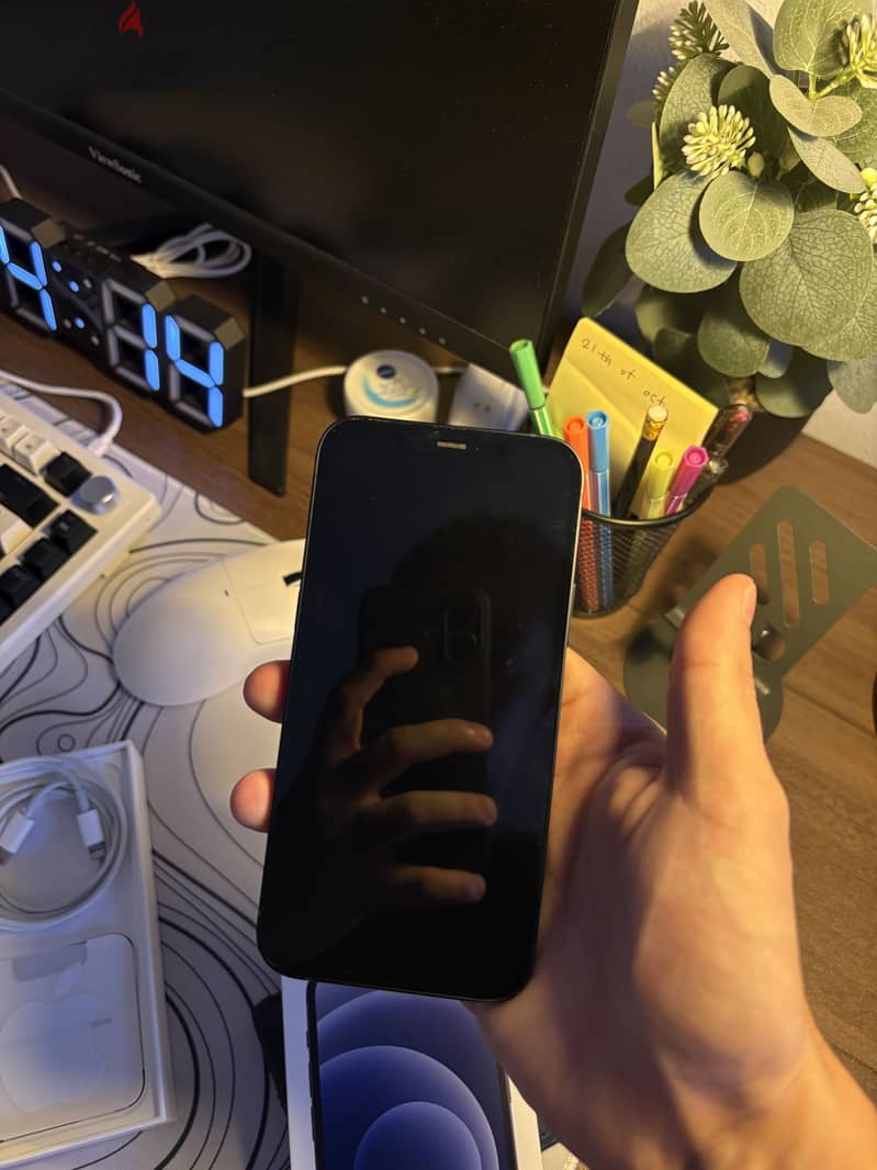 Apple - iPhone 12 4