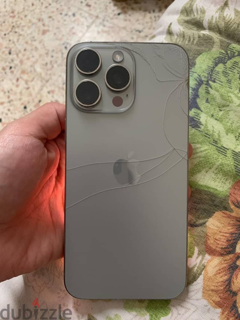 Apple - iPhone 15 Pro Max 3