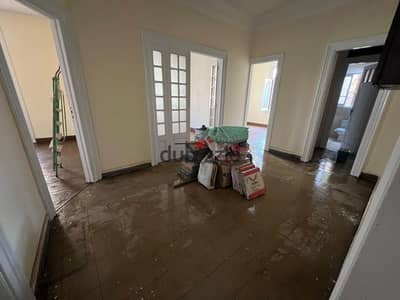 Office for rent on a street branching off from Qasr al-Nil