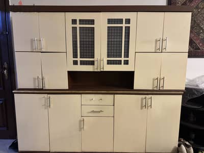 Full kitchen