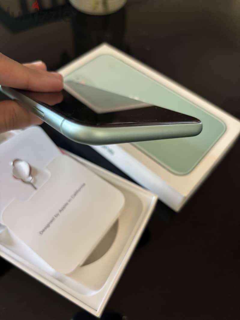 Apple - iPhone 11 4