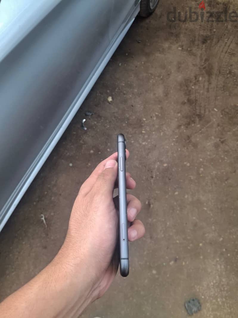 Apple - iPhone 11 5