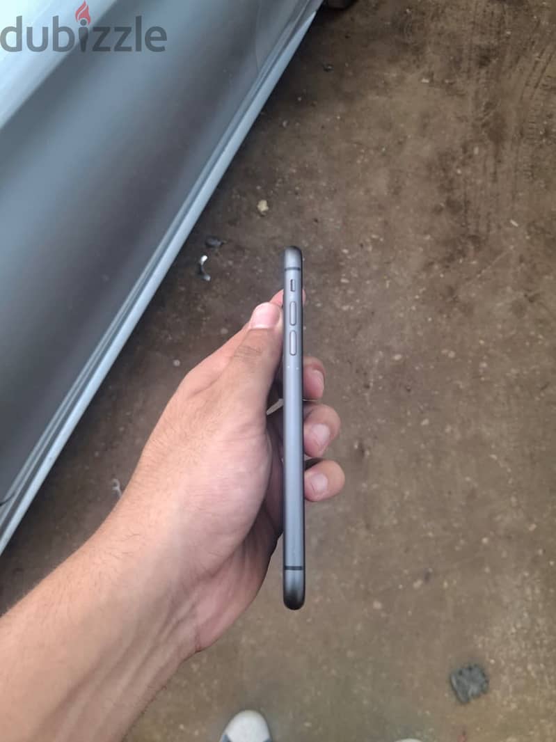 Apple - iPhone 11 7