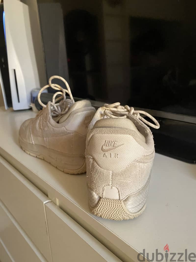 NIKE ORIGINAL BEIGE AIRFORCES 3
