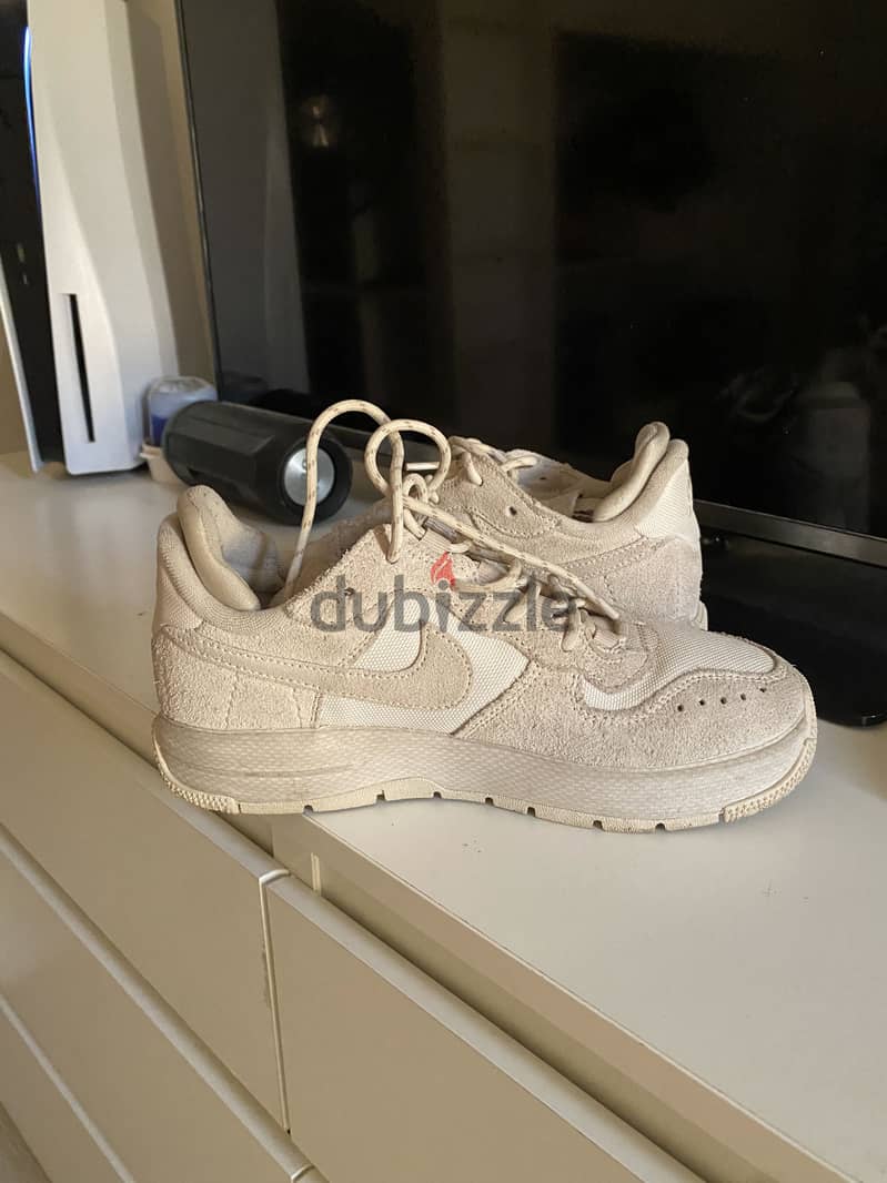 NIKE ORIGINAL BEIGE AIRFORCES 5