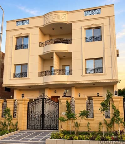 فيلا كبيرة بحمام سباحة – أكثر من 20 غرفة | سكني أو فندقي
