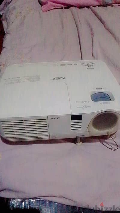 بروجكتر NEC
