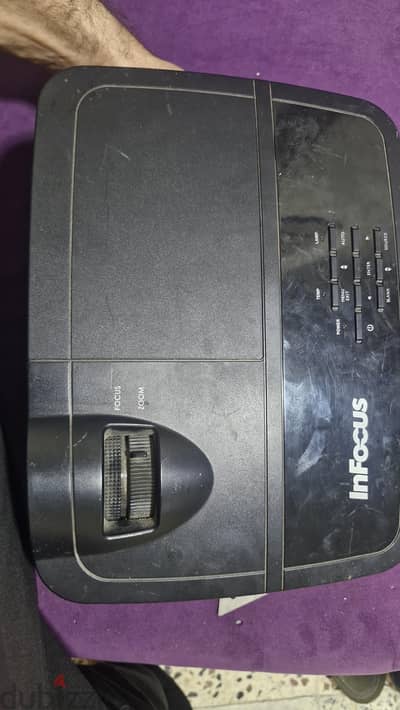 جهاز العرض InFocus IN112a like new