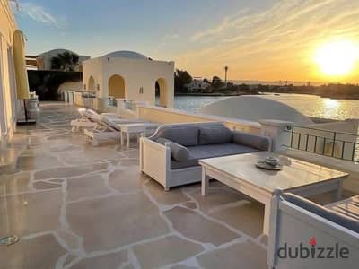 للبيع شاليه بالسعر القديم في مكادي هايتس Makadi Heights دقايق من مطار الغردقة و سهل حشيش الجونة فيو مباشر علي البحر و اللاجون تشطيب فندقي