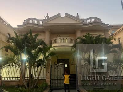Luxury villa for sale - Fifth Settlement - First Row of Al-Shuwayfat    A palace in every sense of the word - High super deluxe finishing